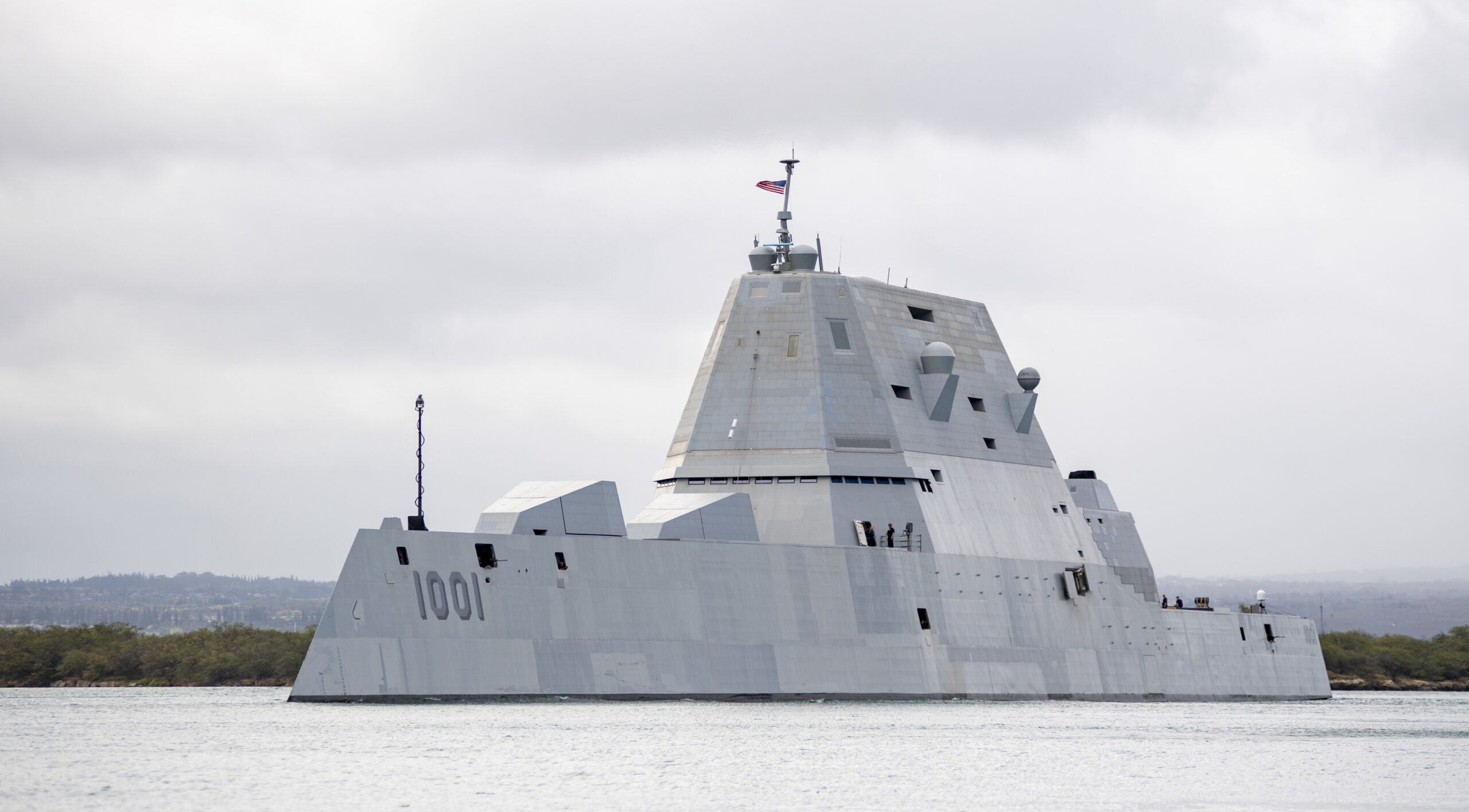 USS Michael Monsoor (DDG 1001) departs Pearl Harbor for RIMPAC 2022